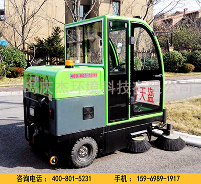 山東電動(dòng)掃地車(chē)廠(chǎng)家暢聊電動(dòng)掃地車(chē)的優(yōu)點(diǎn)山東掃地車(chē)廠(chǎng)家